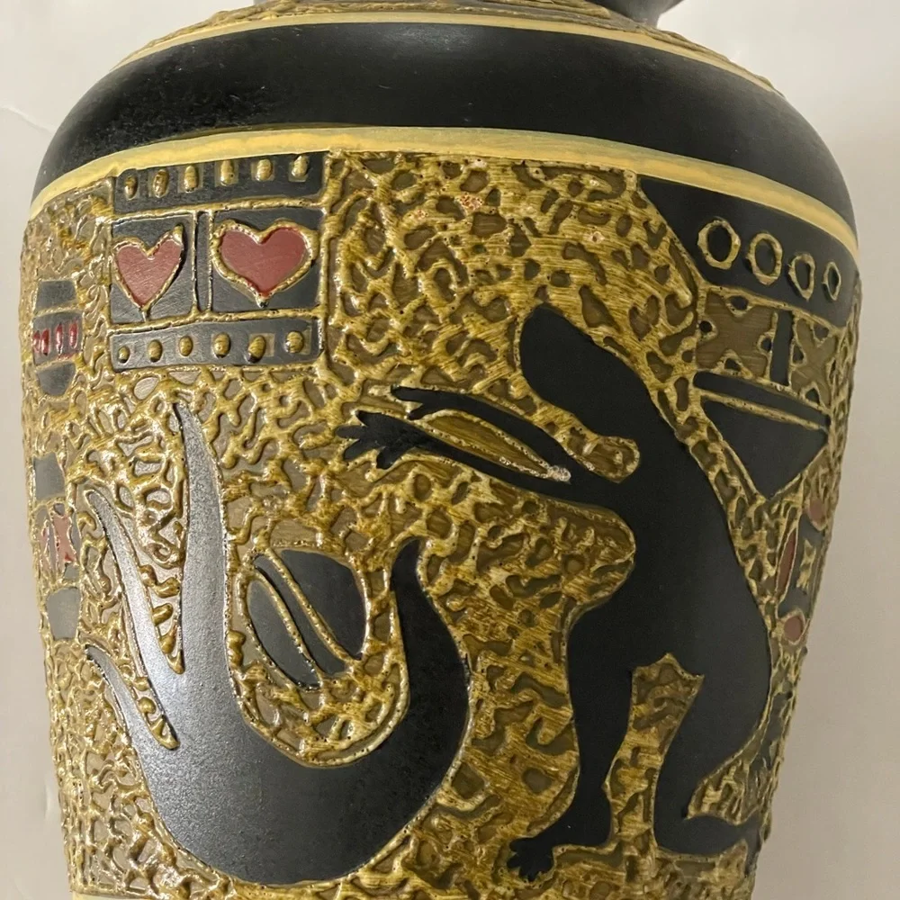 Vintage Beautiful Greece design vase rare